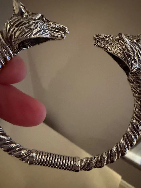 Landau Silver Tone Double Wolf Heads Cuff Bracelet - Picture 3 of 6